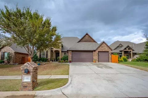 1307 Presidio Dr, Norman, OK 73072