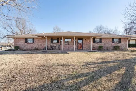 116 Seminole Ln, Yukon, OK 73099