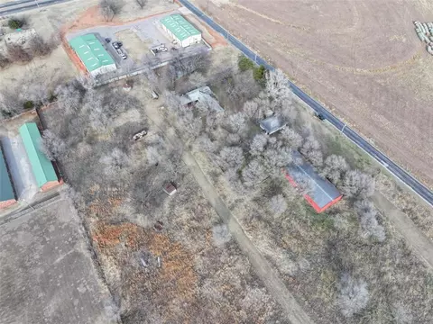 17 S Cemetery Rd, Tuttle, OK 73089 photo 5