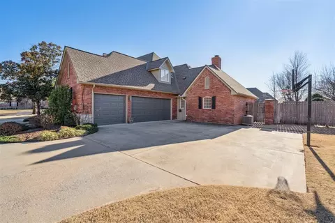 2008 Preston Pl, Edmond, OK 73013 photo 3