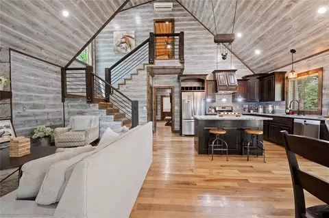 101 Scrub Oak Trl, Broken Bow, OK 74728