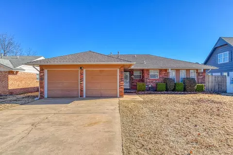 300 S English Dr, Moore, OK 73160