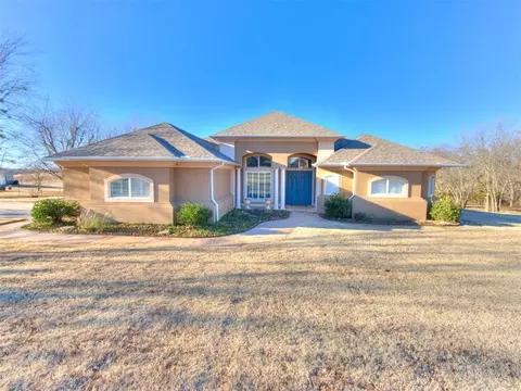 815 River View Dr, Norman, OK 73071