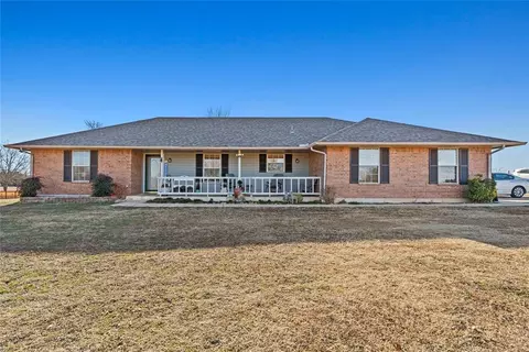 7940 Sundown Ln, Harrah, OK 73045