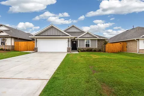 4304 Eloise Dr, Shawnee, OK 74804