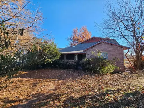1411 S 11th St, Chickasha, OK 73018