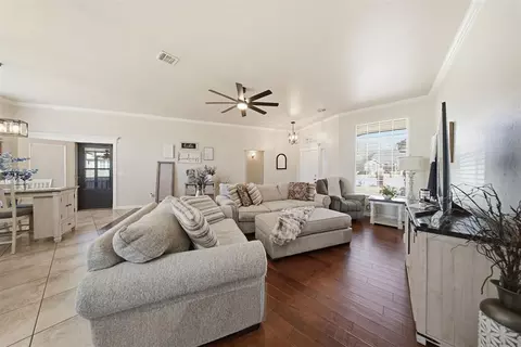 111 Westend Ct, Tuttle, OK 73089 photo 5