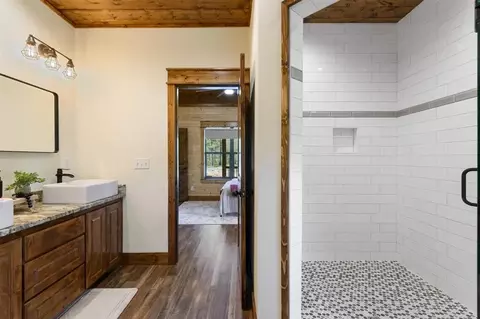Bath - 772 Hickory Post Rd, Broken Bow, OK 74728 photo 6 of 10