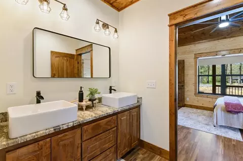 Bath - 772 Hickory Post Rd, Broken Bow, OK 74728 photo 5 of 10