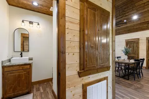 Entry Way - 772 Hickory Post Rd, Broken Bow, OK 74728 photo 2 of 2