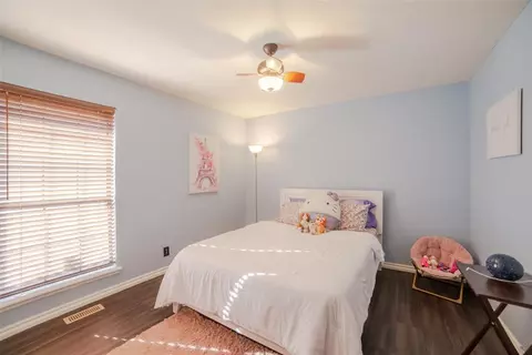 Bedroom - 801 Ricks Trl, Edmond, OK 73012 photo 1 of 3