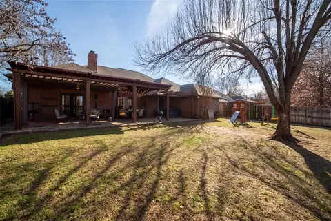 Exterior - 801 Ricks Trl, Edmond, OK 73012 photo 2 of 5
