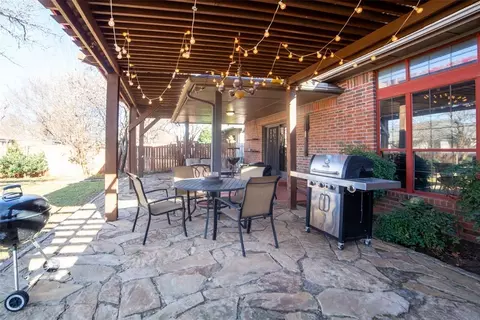 Exterior - 801 Ricks Trl, Edmond, OK 73012 photo 4 of 5