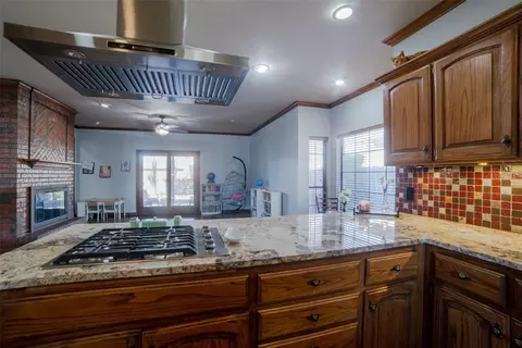 Kitchen - 801 Ricks Trl, Edmond, OK 73012 photo 2 of 4