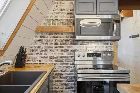 Kitchen - 425878 E 1169th Rd, Eufaula, OK 74432 photo 3 of 4