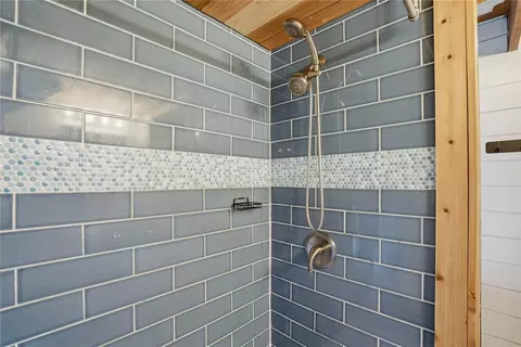 Bath - 425878 E 1169th Rd, Eufaula, OK 74432 photo 2 of 2