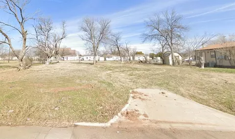 2805 SW I Ave, Lawton, OK 73505