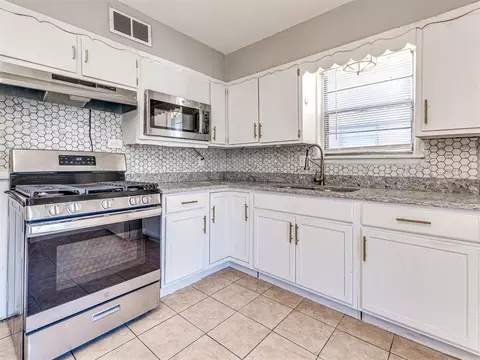 321 NW 80th St, Oklahoma City, OK 73114