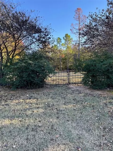 1181 Augusta Ct, Shawnee, OK 74801