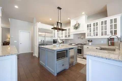 4221 Upper Lake Dr, Norman, OK 73072