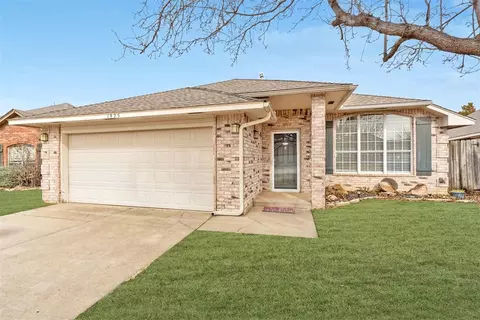 1925 Olde School Rd, Edmond, OK 73012