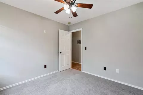 Bedroom - 1925 Olde School Rd, Edmond, OK 73012 photo 6 of 8