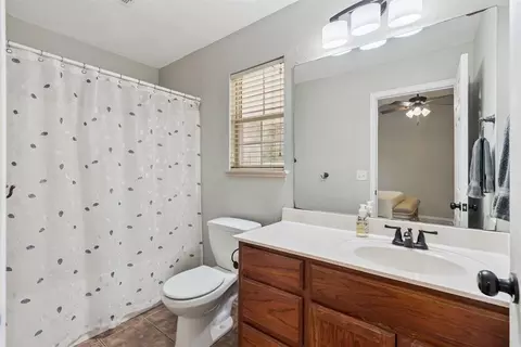 Bath - 1925 Olde School Rd, Edmond, OK 73012 photo 1 of 5