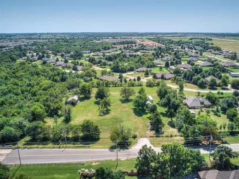 10065 SW 29 St, Yukon, OK 73099