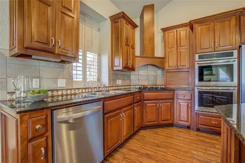 Kitchen - 1004 Reginald Dr, Norman, OK 73072 photo 4 of 9