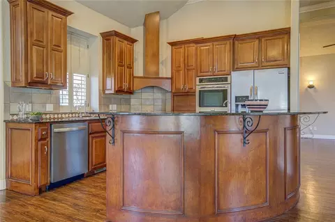 Kitchen - 1004 Reginald Dr, Norman, OK 73072 photo 2 of 9