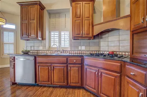 Kitchen - 1004 Reginald Dr, Norman, OK 73072 photo 5 of 9