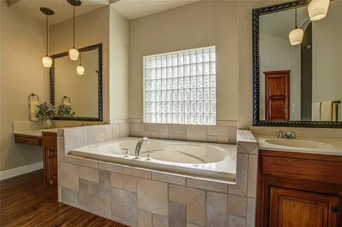 Bath - 1004 Reginald Dr, Norman, OK 73072 photo 3 of 6