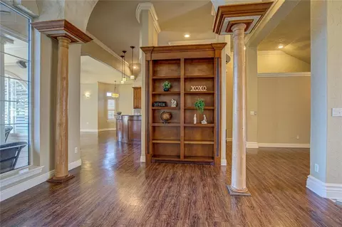Entry Way - 1004 Reginald Dr, Norman, OK 73072 photo 4 of 4