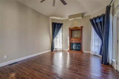 Living - 1004 Reginald Dr, Norman, OK 73072 photo 6 of 8
