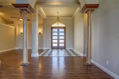 Entry Way - 1004 Reginald Dr, Norman, OK 73072 photo 3 of 4