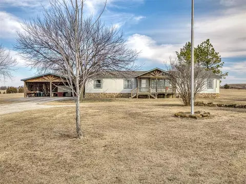 1213 S Council Valley Rd, Yale, OK 74085