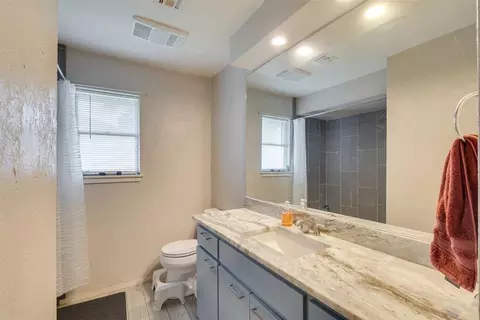 Bath - 3501 Necia St, Moore, OK 73160 photo 2 of 3