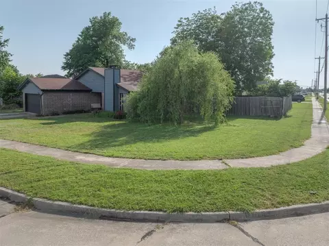 Exterior - 3501 Necia St, Moore, OK 73160 photo 1 of 3