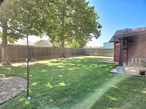 Exterior - 605 Hayes St, Altus, OK 73521 photo 4 of 5