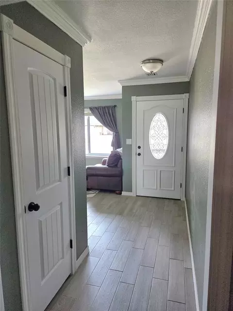 Entry Way - 605 Hayes St, Altus, OK 73521 photo 1 of 1