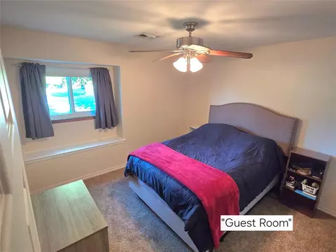 Bedroom - 605 Hayes St, Altus, OK 73521 photo 5 of 5