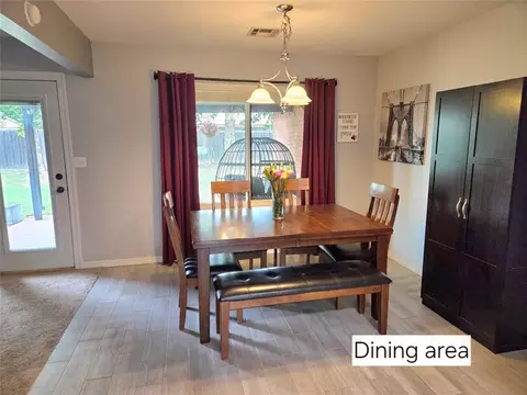 Dining - 605 Hayes St, Altus, OK 73521 photo 1 of 3