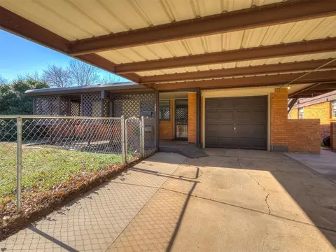 209 S Irving Dr, Moore, OK 73160