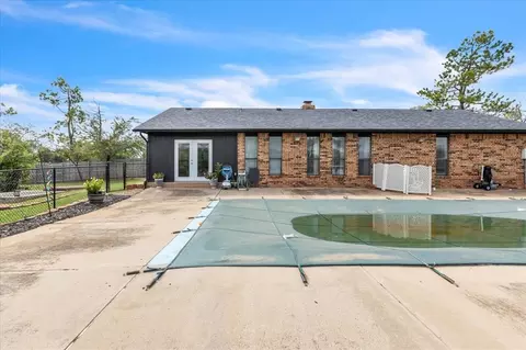 Exterior - 704 Cedar Springs Dr, Tuttle, OK 73089 photo 6 of 11