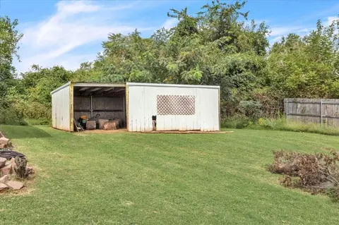 Exterior - 704 Cedar Springs Dr, Tuttle, OK 73089 photo 10 of 11