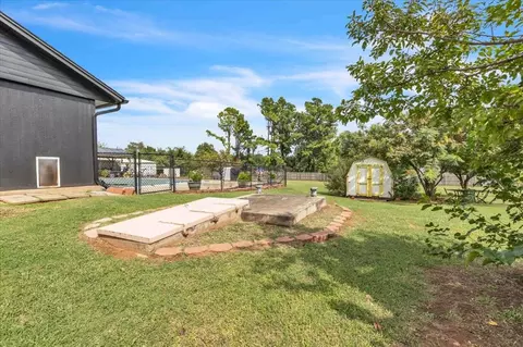 Exterior - 704 Cedar Springs Dr, Tuttle, OK 73089 photo 8 of 11