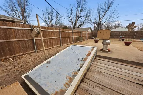 Exterior - 508 N Buchanan St, Crescent, OK 73028 photo 7 of 7