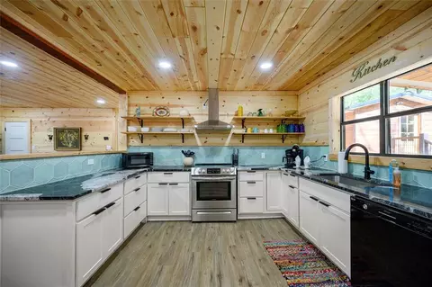 Kitchen - 180 Johnboat Ln, Broken Bow, OK 74728 photo 1 of 8