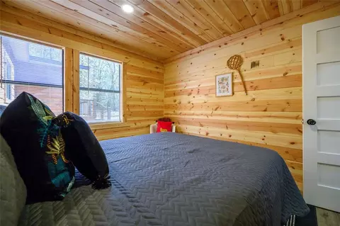 Bedroom - 180 Johnboat Ln, Broken Bow, OK 74728 photo 6 of 9