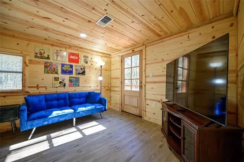 Living - 180 Johnboat Ln, Broken Bow, OK 74728 photo 7 of 7